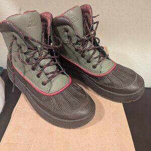 Nike all weather boots